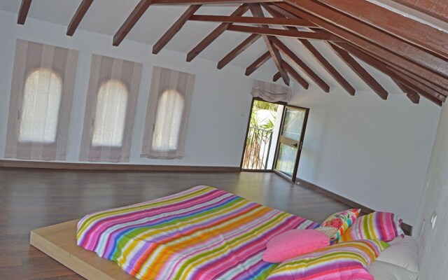 Beachfront villa protected private pool 4 bedrooms Marbella