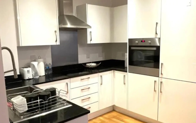 Dartford Apartment - Sleeps 3 - Central Stay