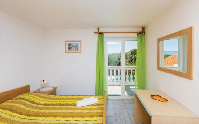 Amazing Home in Poljica With Wifi and 4 Bedrooms