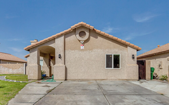 Near Coachella Music Festival: Cozy Indio Home!