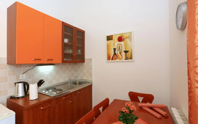 Apartments & Rooms Petra