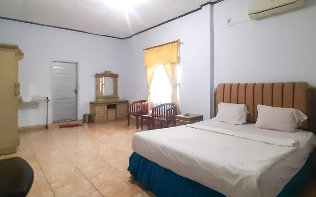 Hotel Niaga Mitra RedDoorz – Guest Rooms – Bengkulu