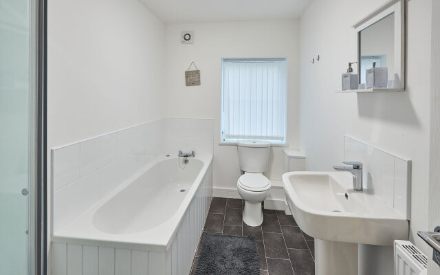 Host   Stay   House 4