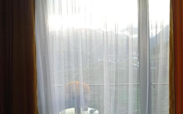Roshka Apartment 307