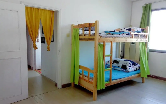 Zhuhai Chuntian Huahua Youth Hostel