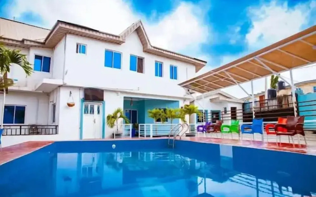 The Kings Hotel and Suites