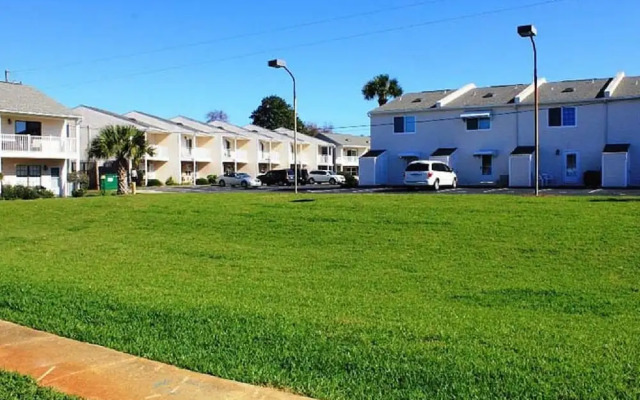 Woodland Shores Beach Resort by Panhandle Getaways