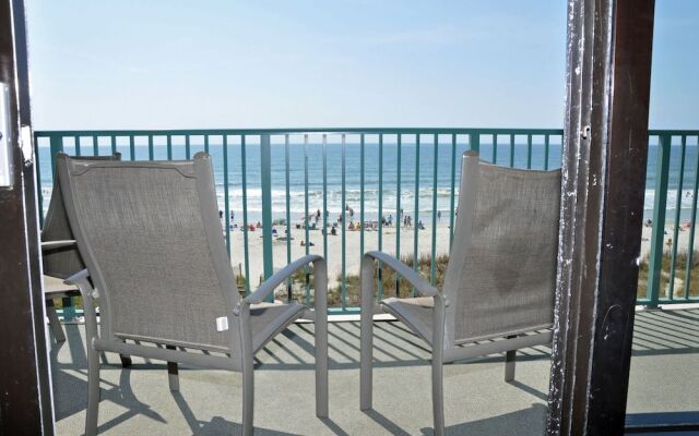 Verandas 305 3 Br condo by RedAwning