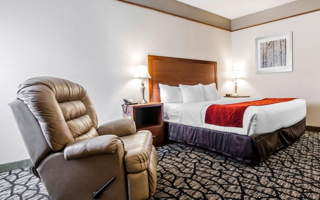 Quality Inn & Suites Boonville - Columbia