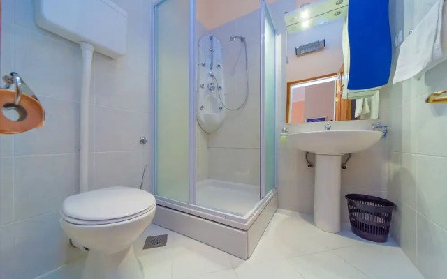Amoret Apartments