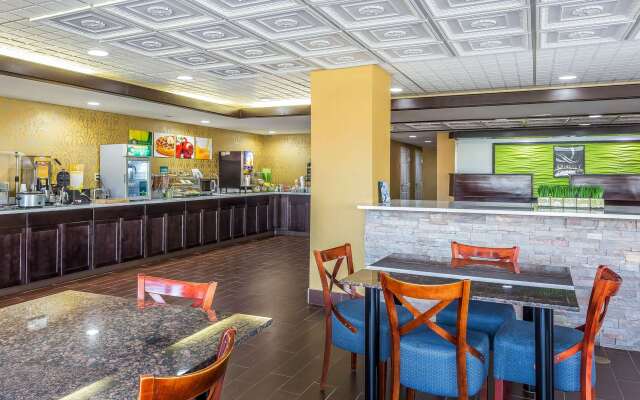 Quality Inn & Suites near Robins Air Force Base