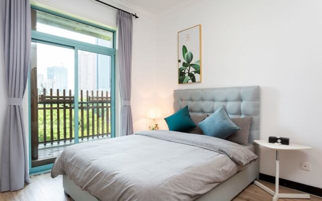 StarHome West Nanjing Road Branch