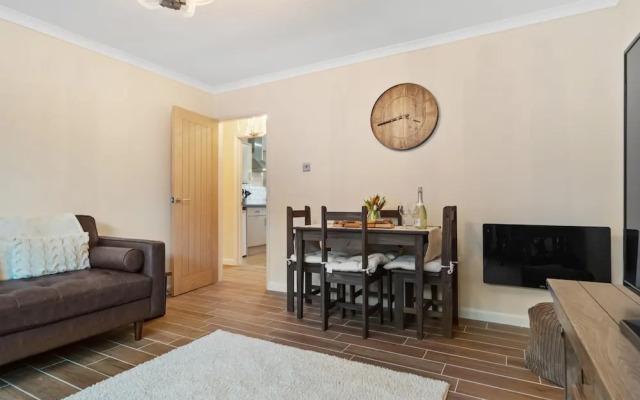 Monkstone Court - Close to Village and Beach
