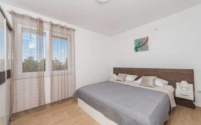 Villa Star 1 luxury apartment with a pool