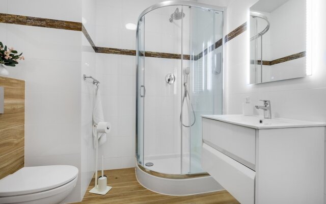 Frey Homes Suite - Blisko plazy