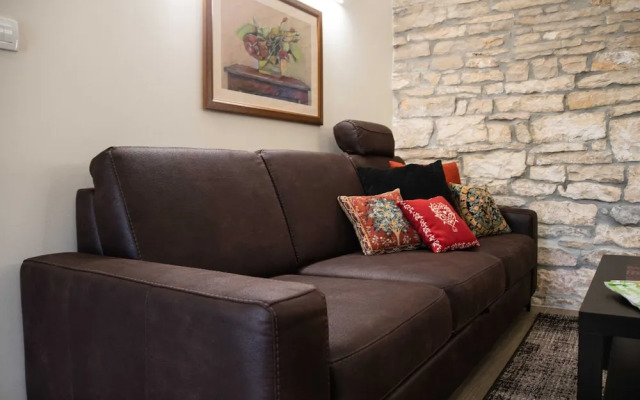 The Poolside Stone House in Bale