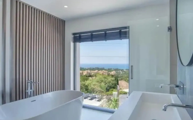 Sunrise Villa Marbella by Lodgerstrip