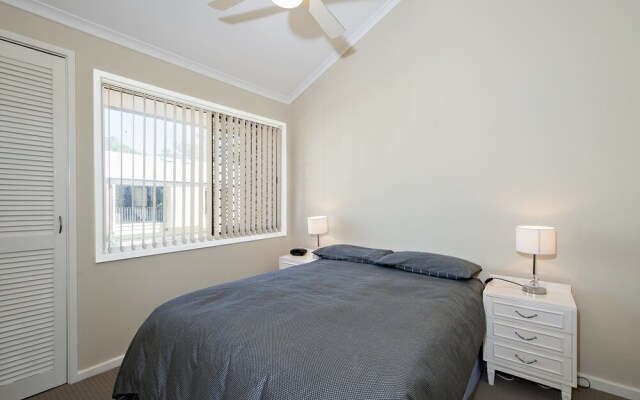 Bay Parklands, 3/2 Gowrie Avenue