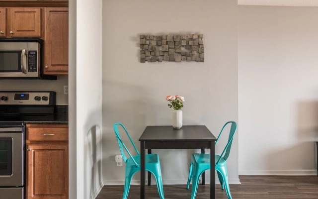 FRONTDESK The Churchill Apts Downtown Minneapolis