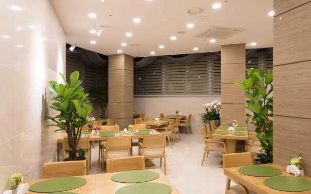 H Avenue Hotel