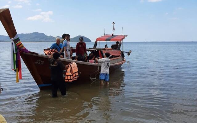 Blue Lagoon Home Trang