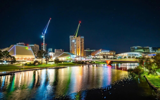 Tropicana on Bent - WiFi - Nespresso Heart of East End