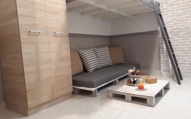 Central Cozy Cute Downtown Studio 1BR