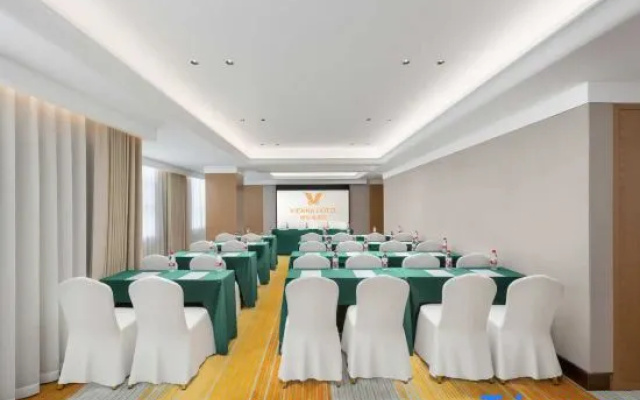 Vienna Hotel (5.0 Chenzhou Yongxing Silver Riverside Branch) — 3-star hotel in Chenzhou