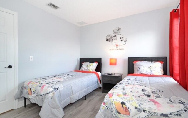 Hideaway Dream 6 Bedroom Home by RedAwning