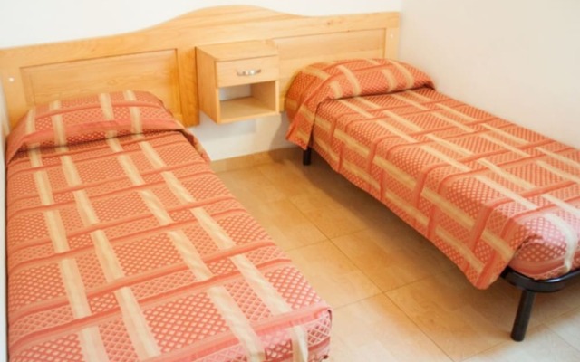 Carefully Furnished Bungalow with 2 Bathrooms, 7km From Pula