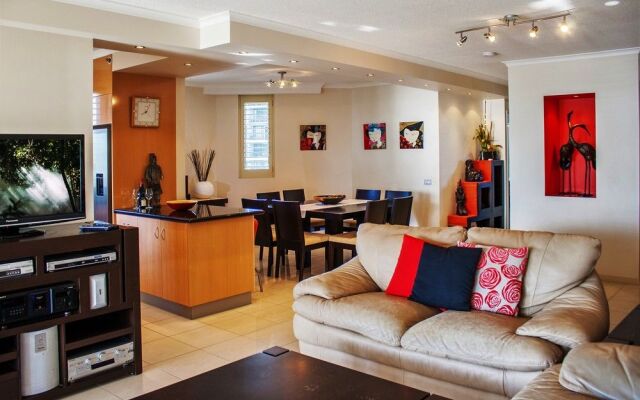 Indigo Blue Beachfront Apartments