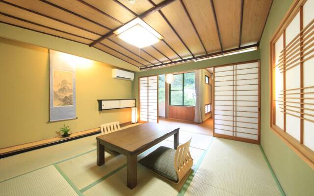 MICASA (Minakami Hot Spring Ryokan)