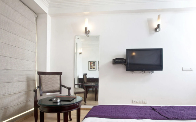 OYO 349 Hotel Emblem