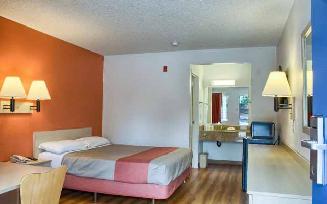 Motel 6 Seattle, WA - South