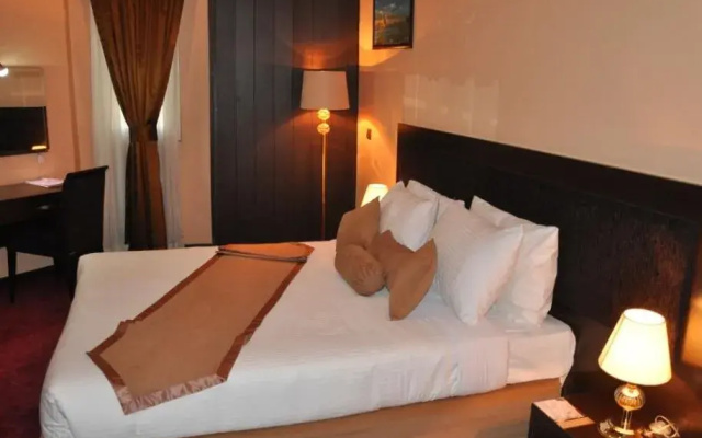 Asareh Hotel