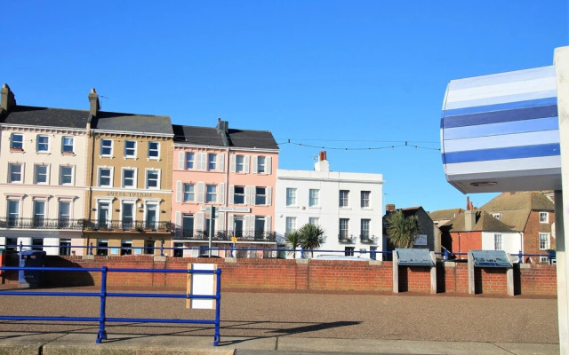 Marine Court Holiday Apartments