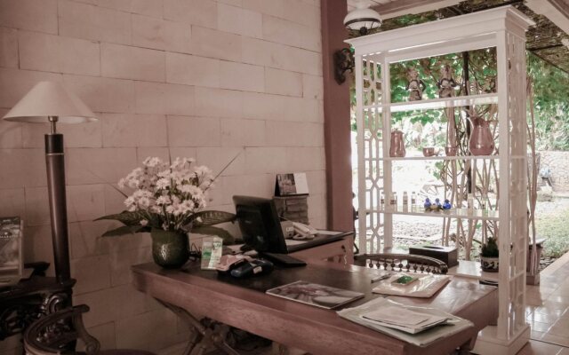 Kayu Arum Resort