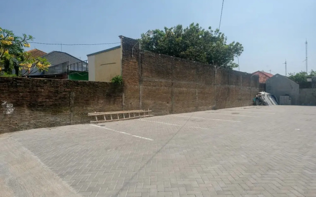 Urbanview Syariah near Stadion Manahan Solo