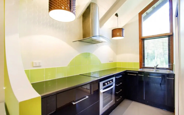 Airlie Beach Eco Cabins - Adults only