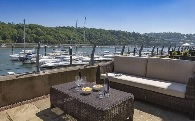 28 Dart Marina