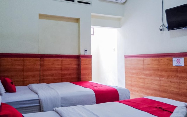 RedDoorz Syariah @ Griya Soeratin Pacitan