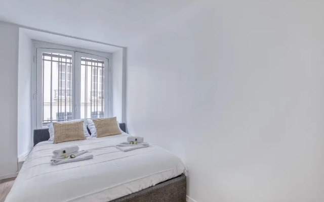 Stunning 3BR Home in the Heart of 10th Arr. Paris!