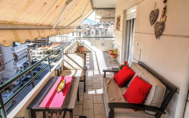 Grand Meteora Central Luxury Apartment