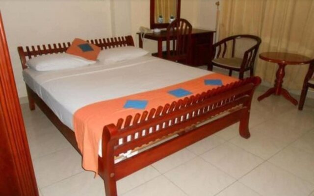 Monty Hotel