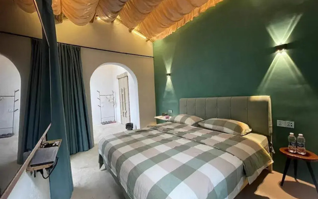 Serenity Courtyard Hotel