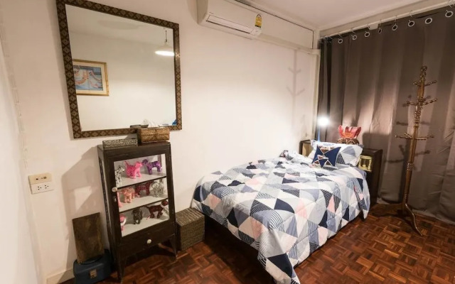 Vacation Townhome near BTS Ekamai