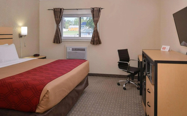 Econo Lodge Rochester I-90 & I-390