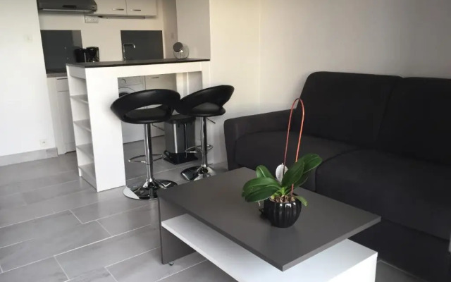 studio avec terrasse parking