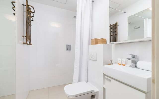 Modern Studio Kantor by Renters