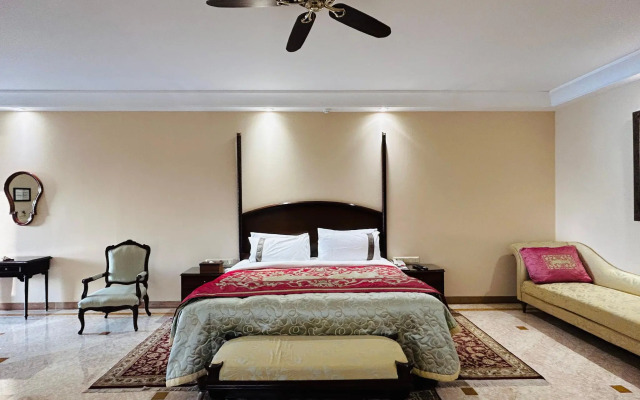 The Lalit Laxmi Vilas Palace